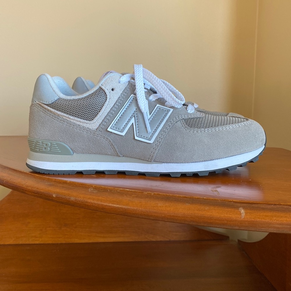 Grey suede, silver logo, new balance sneakers. Size 4 kids (6 women’s)